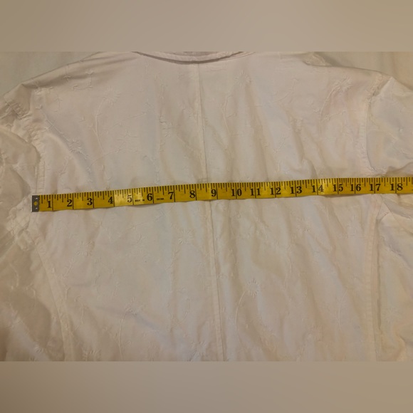 i.e. relaxed, vintage white eyelet blazer, beautiful & so easy to wear! 2X - Picture 14 of 16